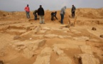 GAZA - Des ouvriers découvrent des tombes de l'époque romaine sur un chantier