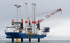 La première éolienne offshore de France installée au parc de Saint-Nazaire