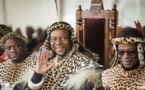 En Afrique du Sud, le peuple zoulou couronne un roi controversé