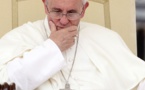 « Un prêtre ne peut continuer d’être prêtre s’il est un agresseur », affirme le pape François