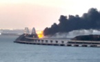 Ukraine: le pont russe de Crimée partiellement détruit par une énorme explosion