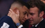 Mondial: Macron auprès de Mbappé, "ridicule" et "inopportun" pour l'opposition