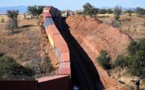 Arizona - Le mur de conteneurs à la frontière avec le Mexique démantelé