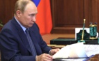Poutine accuse "les néonazis en Ukraine" de commettre des crimes contre les civils