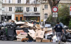 A Paris, capitale du tourisme mondial, on prend en photo les murs de poubelles