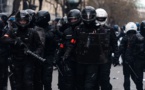 Enregistrement d'une arrestation de la Brav-M : "Au moment des palpations, un policier m'a attrapé par le s...", dénonce un des manifestants interpellé