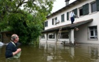 Inondations en Italie: le désarroi des sinistrés en quête d'un peu de confort