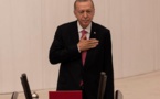 Erdogan entame son troisième mandat de président sous un déluge