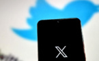Twitter se fait rebaptiser X et s’affiche avec un nouveau logo