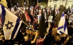 Des centaines d'Israéliens manifestent devant la Knesset pour exiger la démission de Netanyahu
