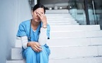 Les médecins et infirmiers en Europe font face à une vague d'"épuisement, désespoir ou de violence", avertit l'OMS