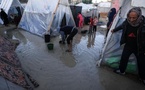 Trempés sous leurs tentes, des Gazaouis affrontent la pluie hivernale