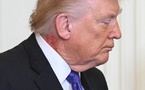 Trump vu avec une grande plaque rougeâtre dans le cou