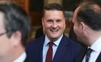 Royaume-Uni : le ministre de la Santé démissionne et fragilise Starmer