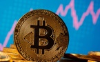 Le bitcoin passe sous la barre des 60.000 dollars, une première depuis octobre 2024