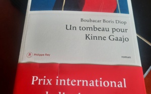 Boubacar Boris Diop : « Un tombeau pour Kinne Gaajo », un roman écrit par « devoir de mémoire aux victimes du bateau 'Le Joola"»