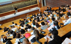 France - L'aide au logement supprimée pour des étudiants étrangers : la réforme actée dans le budget 2026