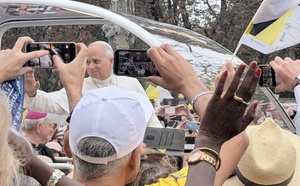 Visite en France - Le pape prône la paix et fustige la « tromperie » dans les relations internationales