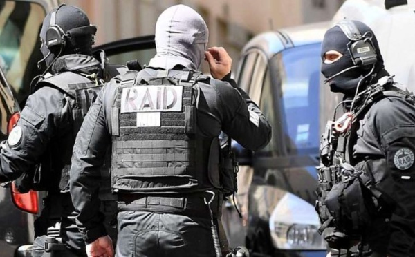 France: Une cellule d'extrême droite démantelée