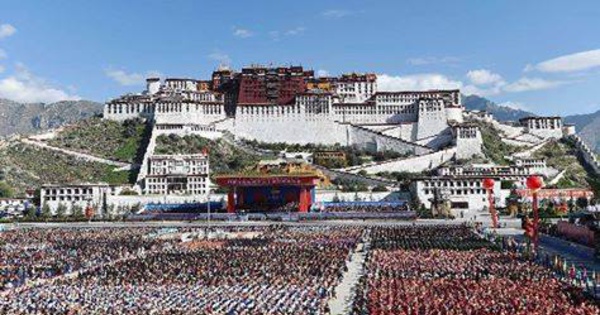 La Chine développe un programme de travail de masse au Tibet