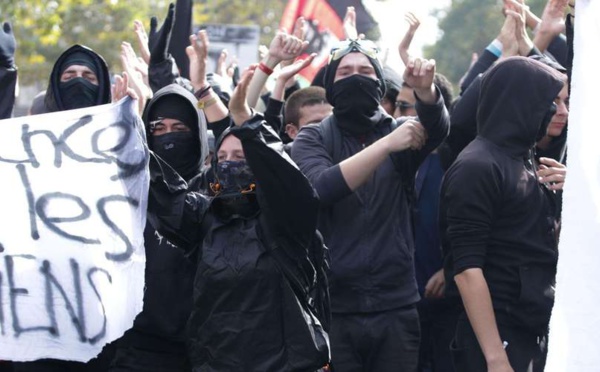 France : sept membres de l’ultragauche inculpés pour «association de malfaiteurs terroriste»