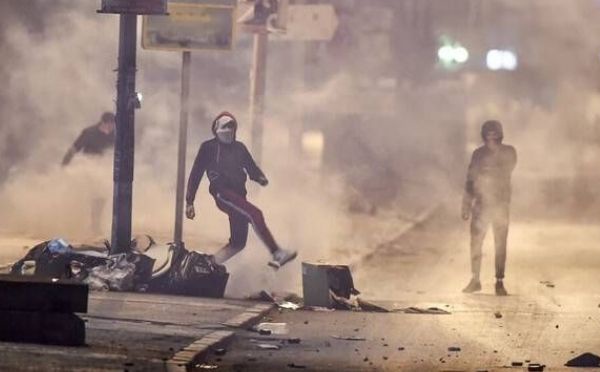Tunisie : Plus de 600 arrestations après une 3e nuit d’émeutes
