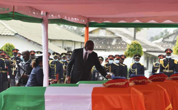 Côte d’Ivoire: cérémonie militaire en l’honneur des premiers casques bleus morts au combat