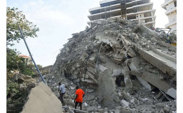 Nigeria : deux survivants sauvés au lendemain de l'effondrement d'un immeuble à Lagos