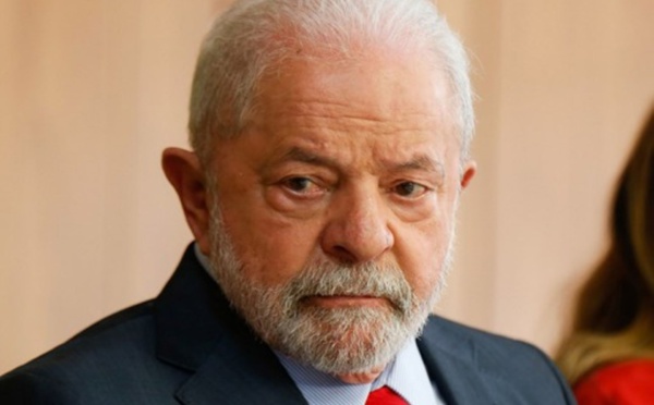 Brésil: Lula limoge le chef de l'armée juste avant son 1er voyage à l'étranger