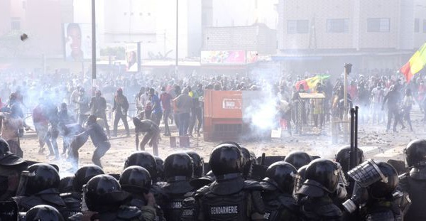 Manifestations - Plus de 120 000 blessés par des policiers dans le monde depuis 2015, au moins 14 personnes décédées après inhalation de gaz