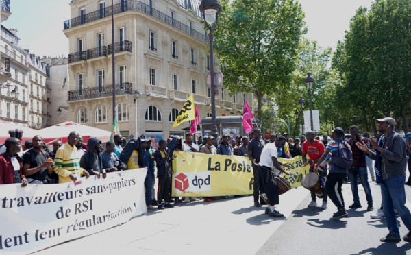 Immigration : le gouvernement français favorable à un durcissement du dispositif sur les travailleurs sans papiers