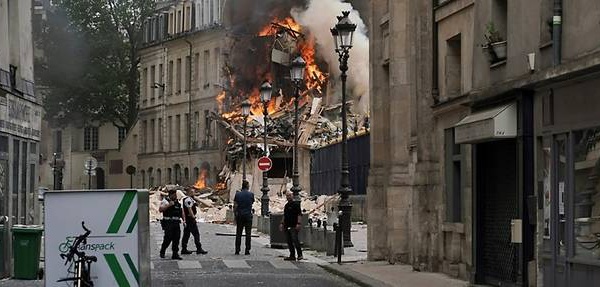 A Paris, au moins quatre blessés graves dans l'effondrement d'un immeuble