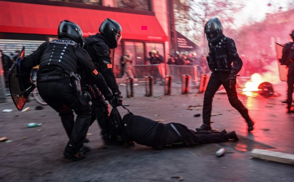 Accusée de racisme et violence systémiques, la France parle de "nécessité" et de "proportionnalité"