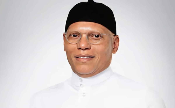 Karim Wade renonce à la nationalité française : « Thierno Alassane Sall agit pour le compte du très peu courageux premier ministre Amadou Ba »