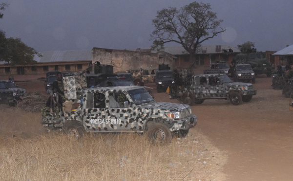 Nigéria: le président Tinubu mobilise les forces de sécurité pour retrouver plus de 250 élèves kidnappés