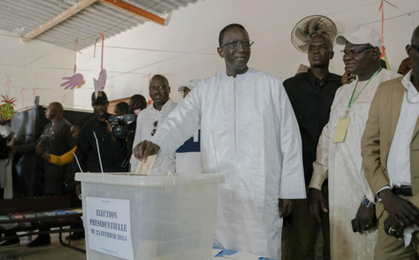 Présidentielle du 24-Mars : Amadou Ba abdique, félicite Bassirou Diomaye Faye pour sa victoire « dès le 1er tour »