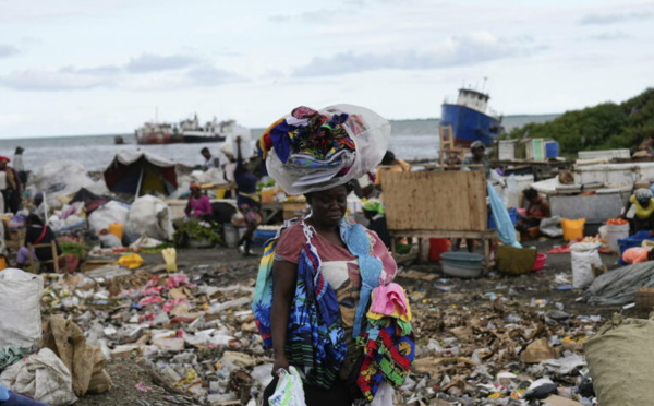 Vingt ONG appellent la France à rembourser la dette coloniale envers Haïti