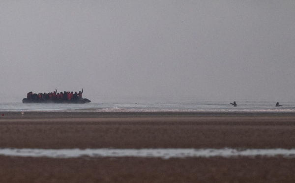 France : au moins cinq migrants trouvent la mort en tentant de traverser la Manche