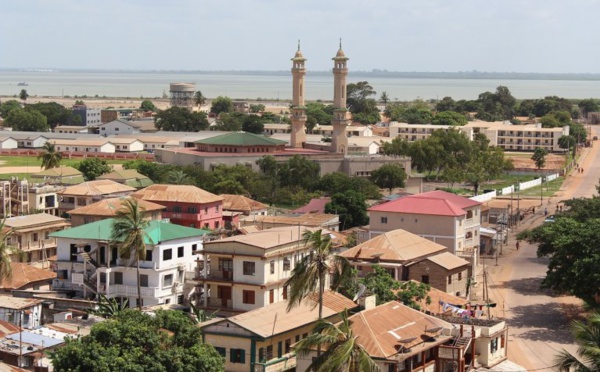 Une vue de Banjul, la capitale gambienne hôte du Sommet de l'OCI les 4 et 5 mai 2024
