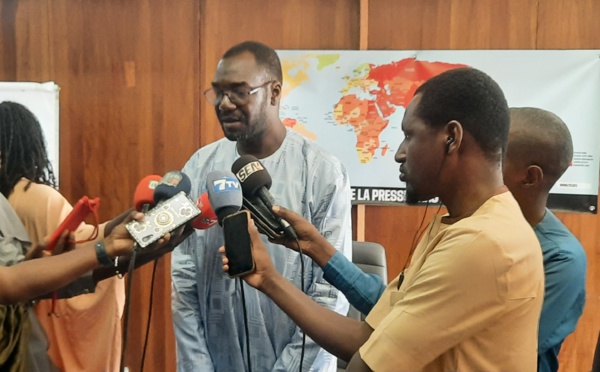 Sadibou Marong, directeur du Bureau Afrique Subsaharienne de RSF, à Dakar le 3 mai 2024, pour la présentation du Classement mondial de la liberté de presse 