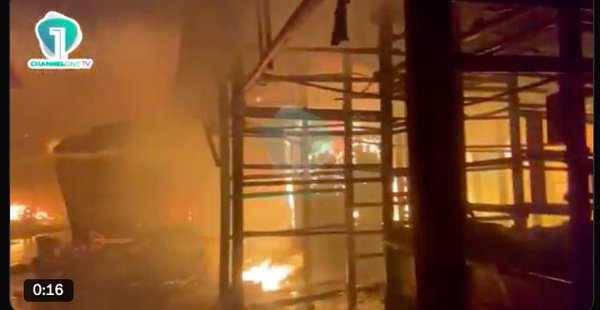 Accra - Un incendie géant détruit le principal marché de vêtements de seconde main