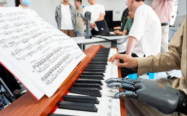 Se concentrer sur « le petit et le beau », la manière dont la Chine favorise les avantages technologiques pour le peuple (Le Quotidien du Peuple*)