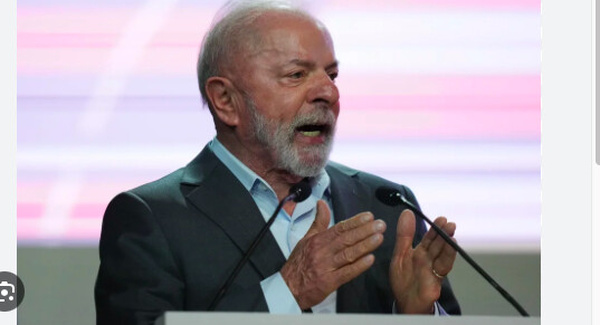 Lula dénonce les "négationnistes" du climat en recevant le monde en Amazonie