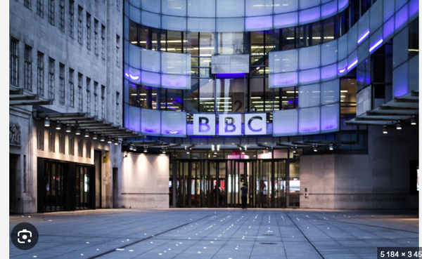 Trump veut réclamer jusqu'à 5 milliards de dollars à la BBC