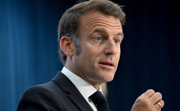 Polémique autour de la "labellisation des médias" : Emmanuel Macron se défend d'avoir envisagé la création d'un "ministère de la Vérité"
