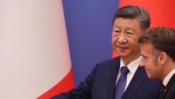 Emmanuel Macron juge « déterminante » l’implication de la Chine pour la paix en Ukraine