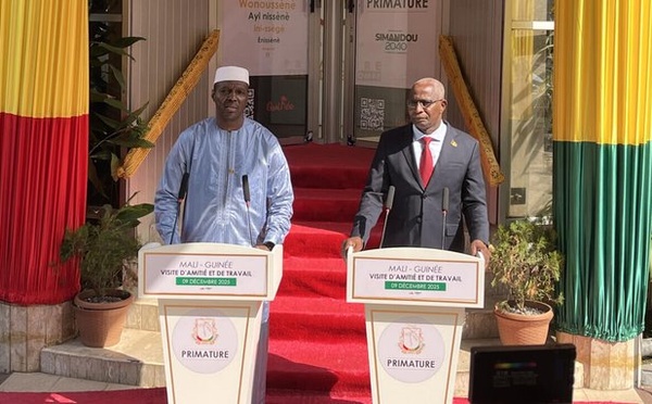 En visite en Guinée, le gouvernement malien de transition vient chercher l'appui de Conakry