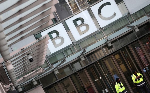 Montage trompeur - Donald Trump poursuit la BBC pour 10 milliards de dollars