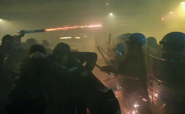 Milan-Cortina 2026 : des manifestants anti-JO et la police s’affrontent à Milan