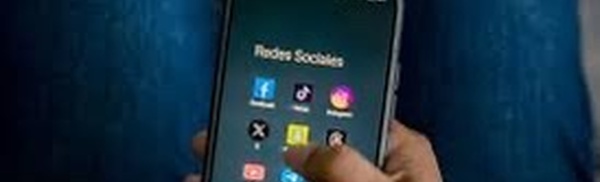 A leur procès, Meta et Google accusés d'avoir "fabriqué l'addiction" de jeunes utilisateurs